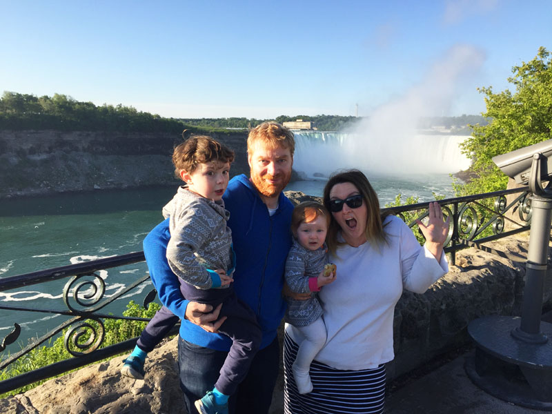 Flashpacker Family, Niagara Falls, Canada