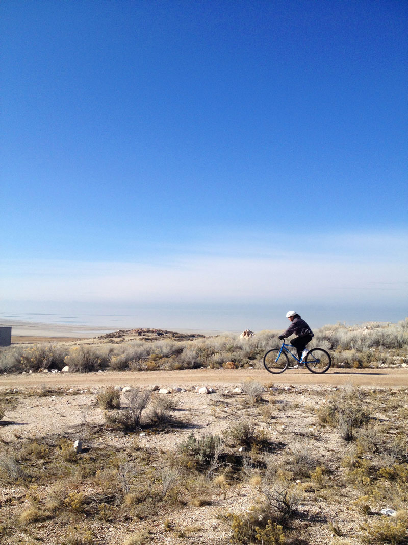 Cyclist,-Antelope-Island-State-Park