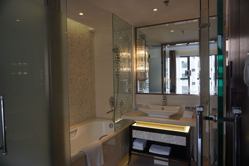 Luxurious Bathroom, Cosmopolitan Hotel