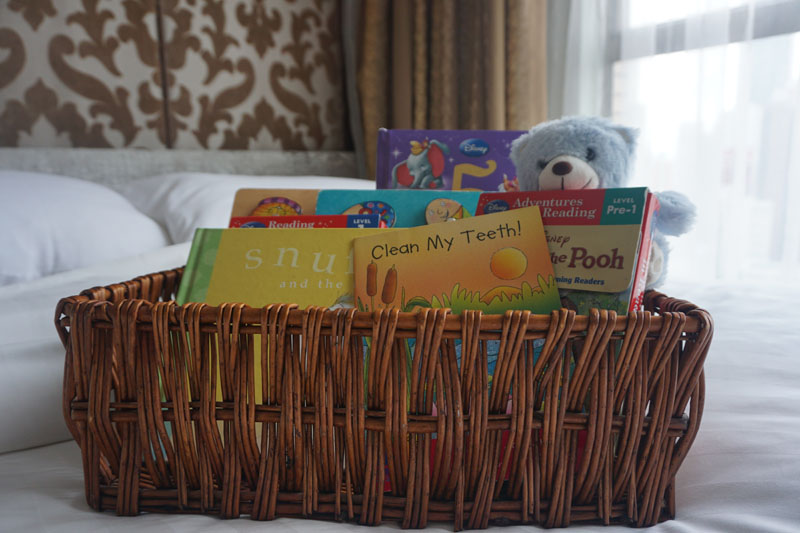 Reading Library at Cosmopolitan Hotel Hong Kong for Families